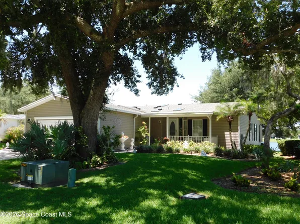 414 Sioux Blvd, Oak Hill, FL 32759