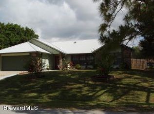1043 Banks St NW, Palm Bay, FL 32907