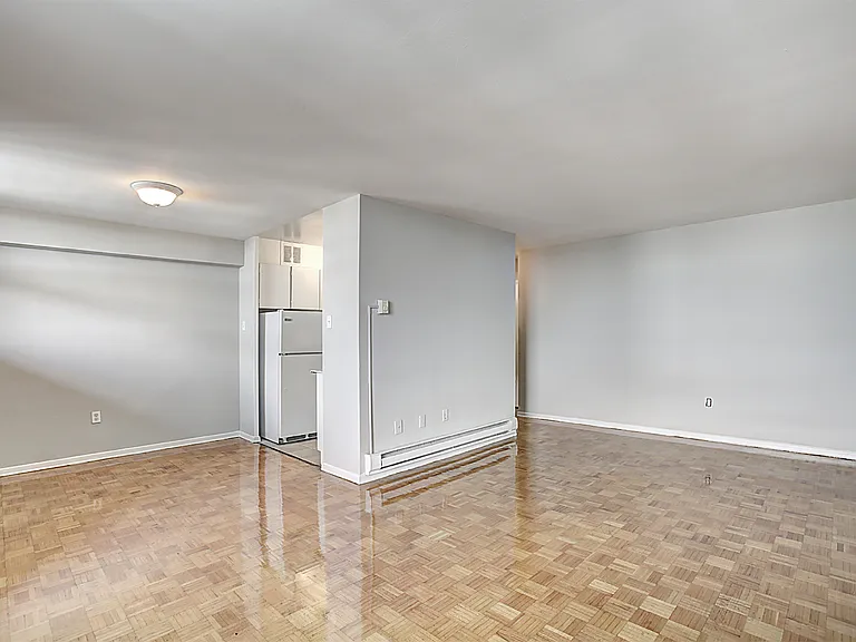 182 Church St E — Photo 20