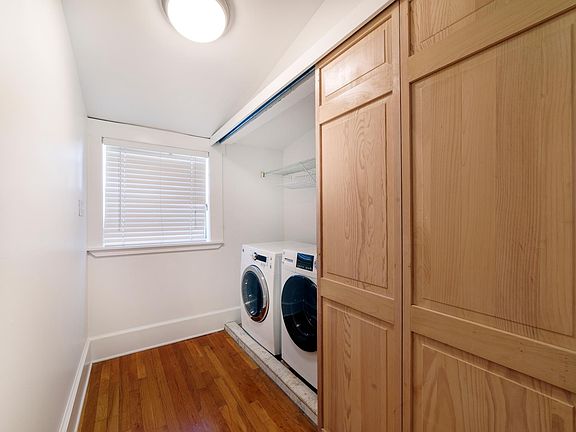 207 Westland - Front Load Washer/Dryer Included