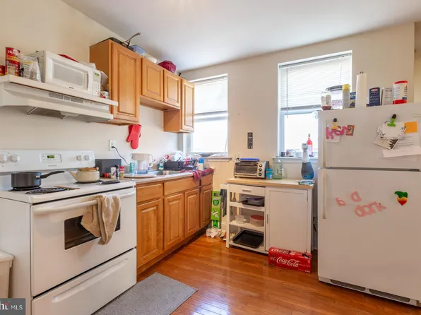2136 S 15th St #3F, Philadelphia, PA 19145
