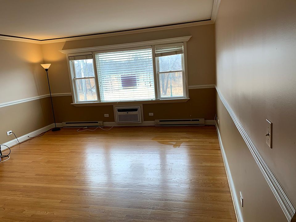 1st image of 4932 N Leonard Dr #2