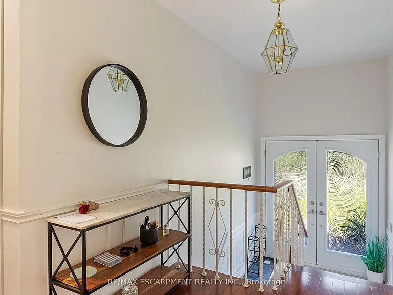 2506 Yarmouth Cres — Photo 4