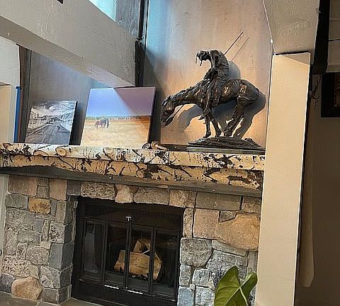 Spectacular fireplace
Steel
