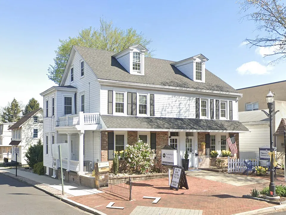 3 E Main St #A