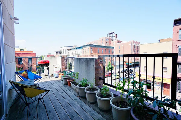 Rented by Compass | media 19