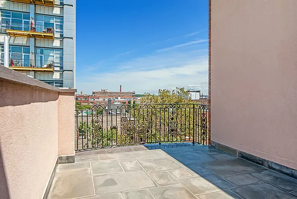 Sold by Compass | media 8