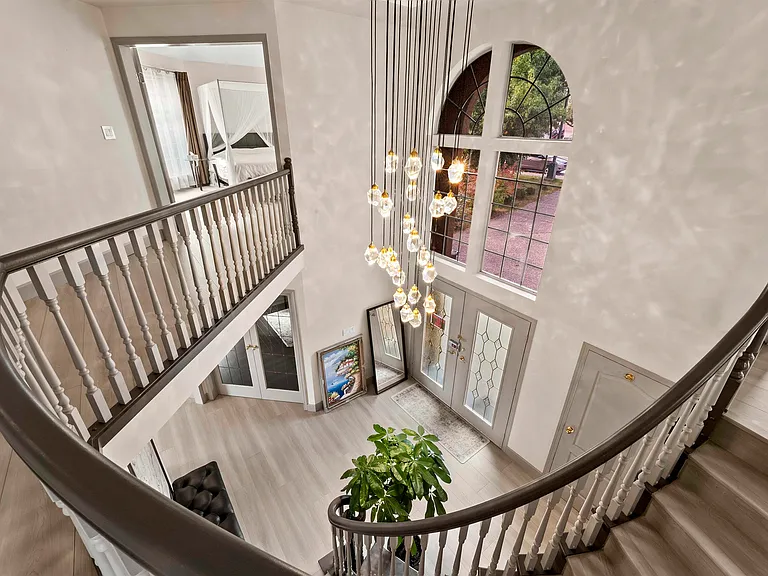 2268 Leclair Dr — Photo 24