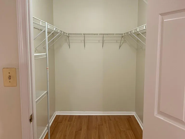 MBR Walk In Closet