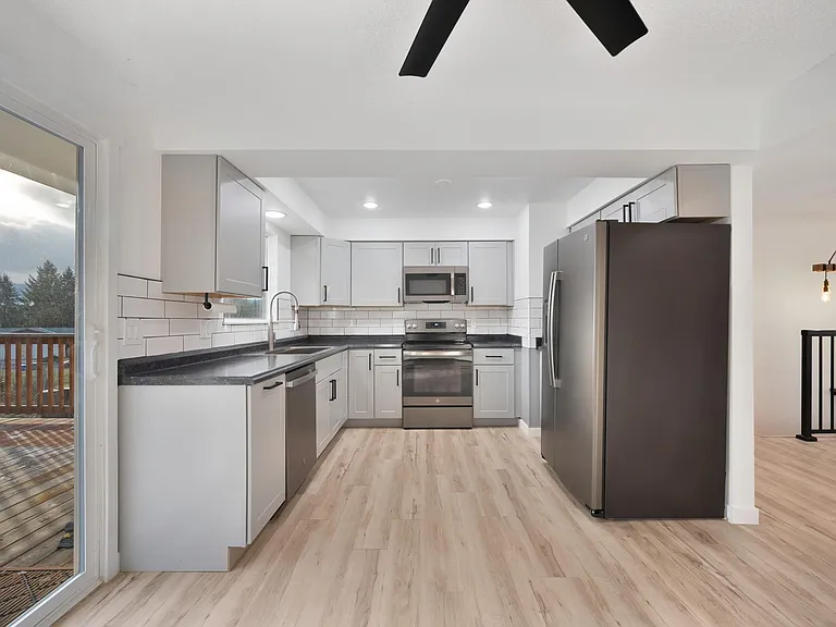 13416 E 26th Ave — Photo 10
