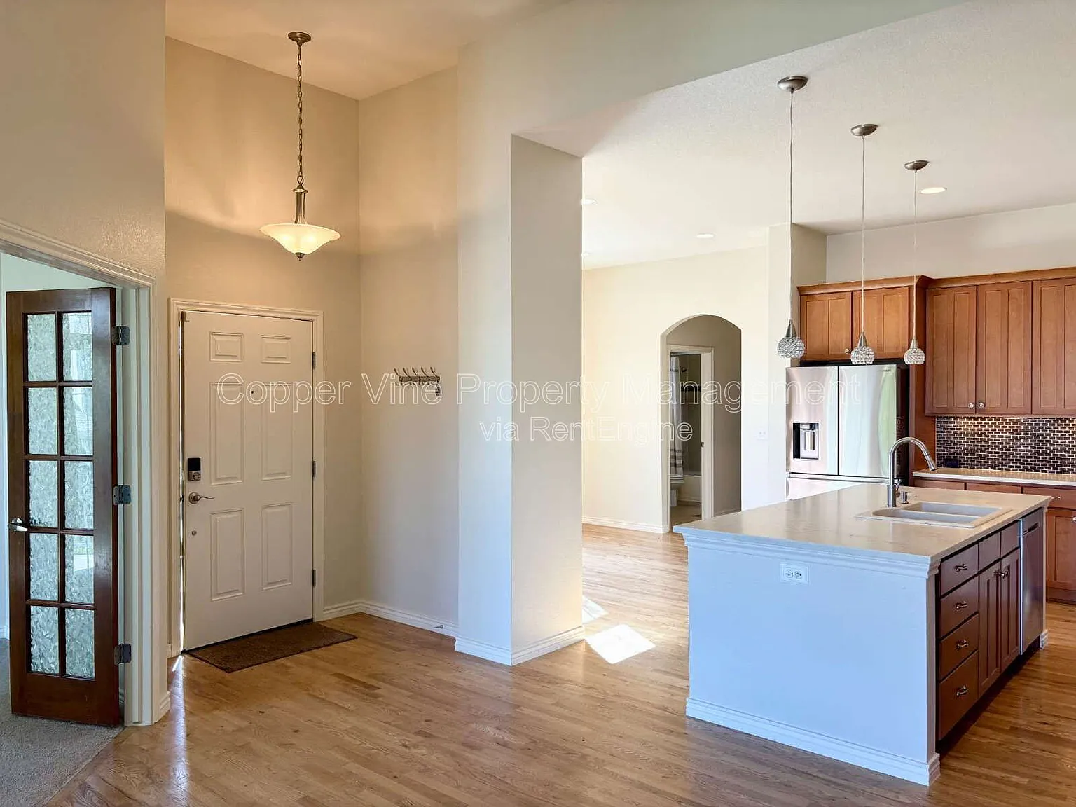 2 bed, 2.0 bath, 3050 sqft, $2,900 — Photo 3