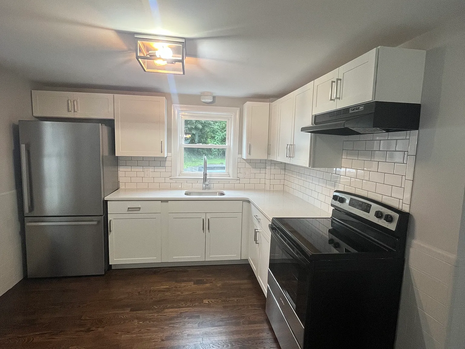 2 bed, 1250 sqft, $2,500 — Photo 2
