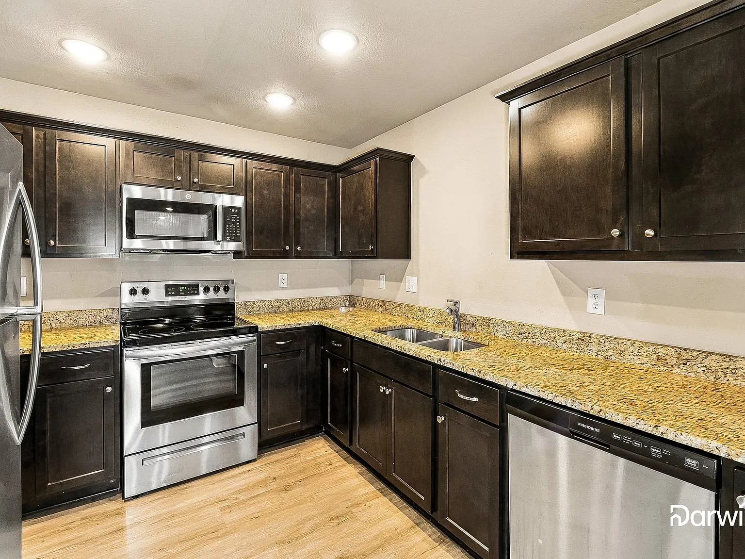 3 bed, 2.0 bath, 1253 sqft, $1,665 — Photo 3