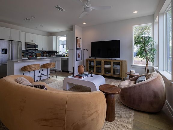 2nd image of 2113 E M Franklin Ave #1108