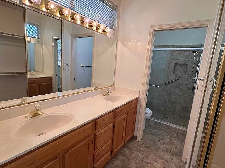 5662 Murrell St — Photo 11
