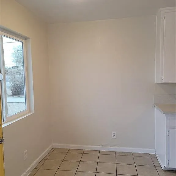 961 Manzanita Dr #4 — Photo 3