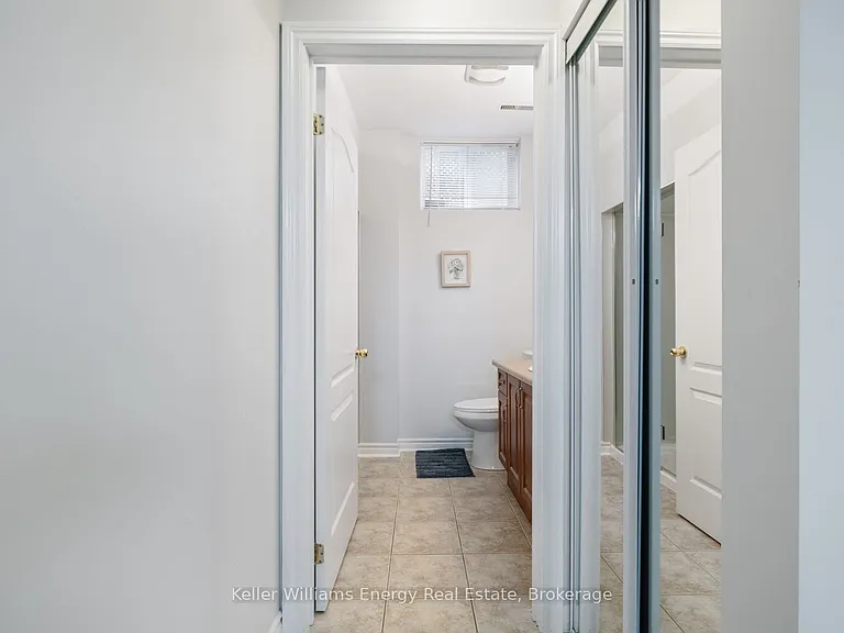 566 Dean Ave #LOWER — Photo 17