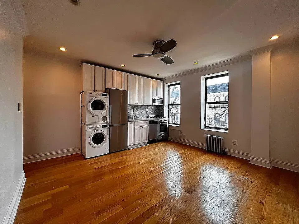 373 S 4th St #3D