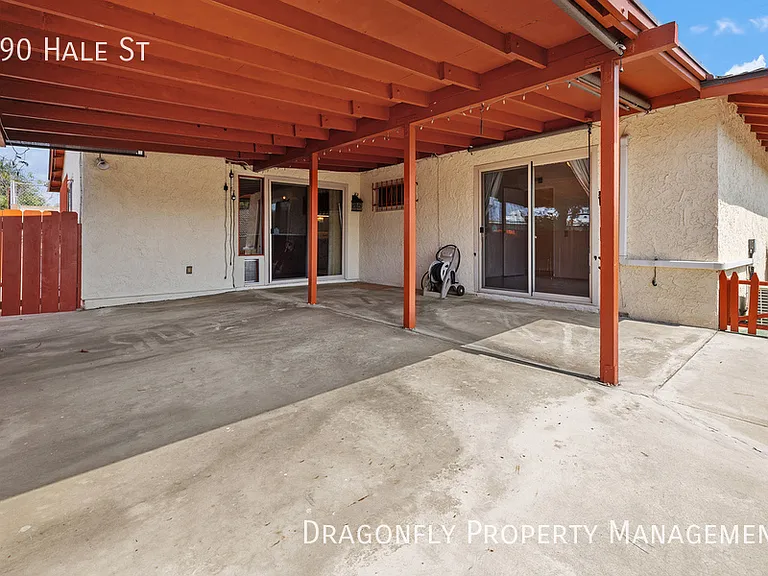 490 Hale St — Photo 29