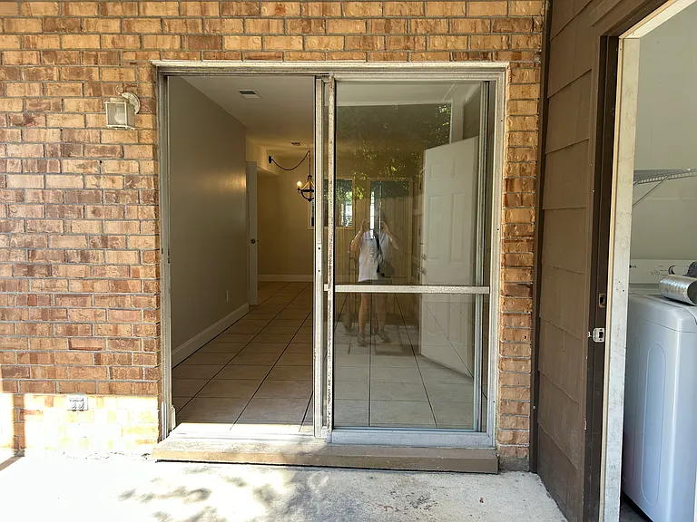 8101 Tippin Ave #F — Photo 20