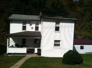 10 Front St, Seward, PA 15954