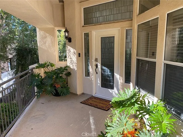 357 S San Vicente Ln — Photo 2