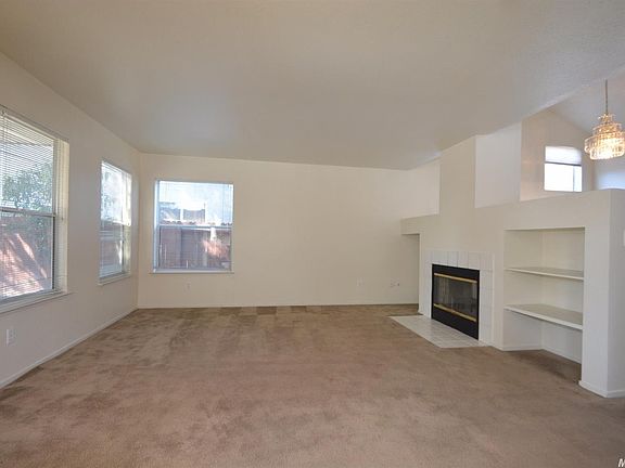 3rd image of 852 Woodstream St