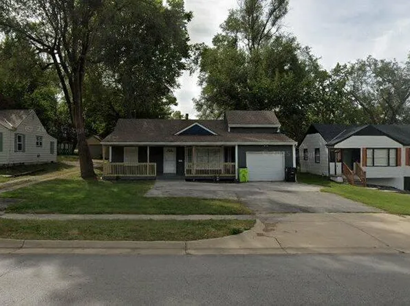 207 W North Ave, Belton, MO 64012