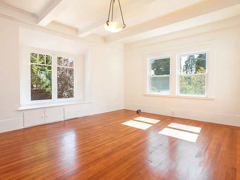 6458 Colby St — Photo 13