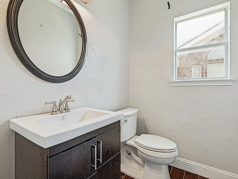 3900 Columbus Dr — Photo 16