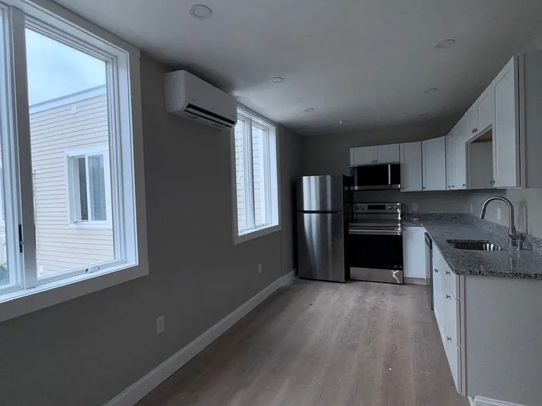 396 High St — Photo 2