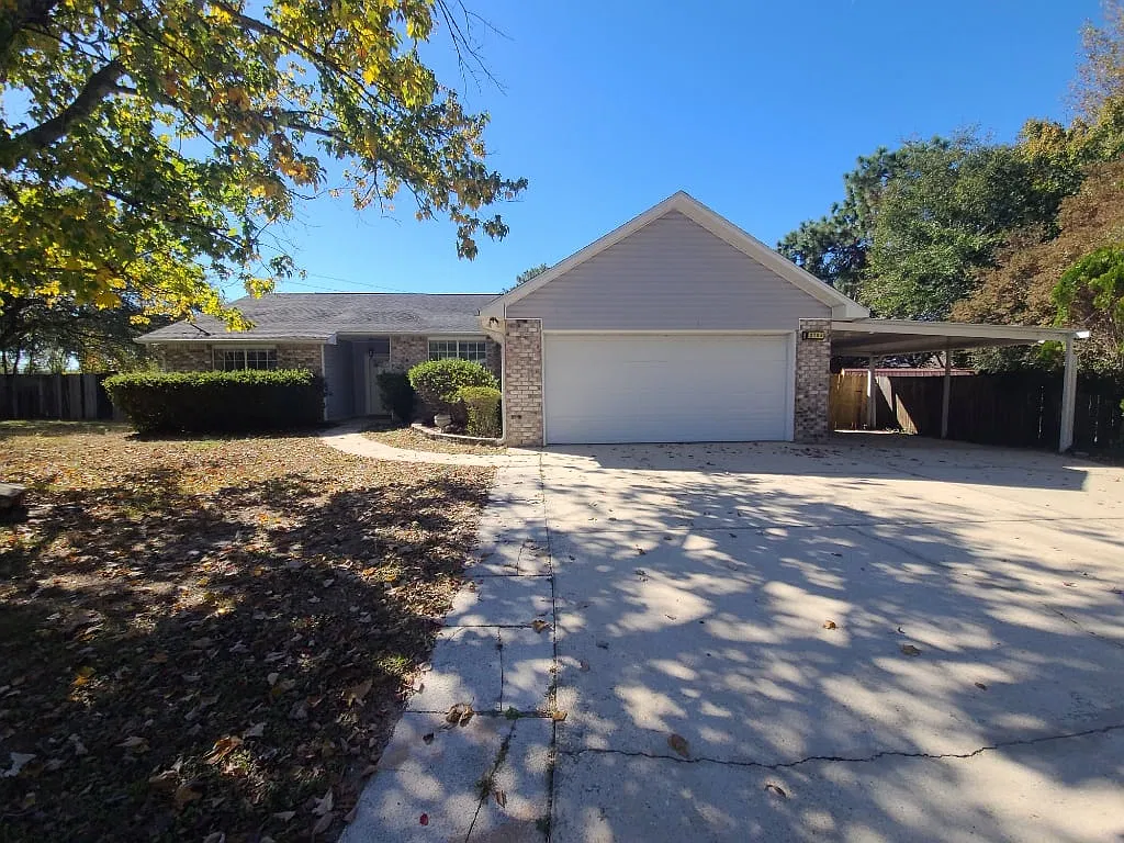 2703 Beacon Court — Photo 1