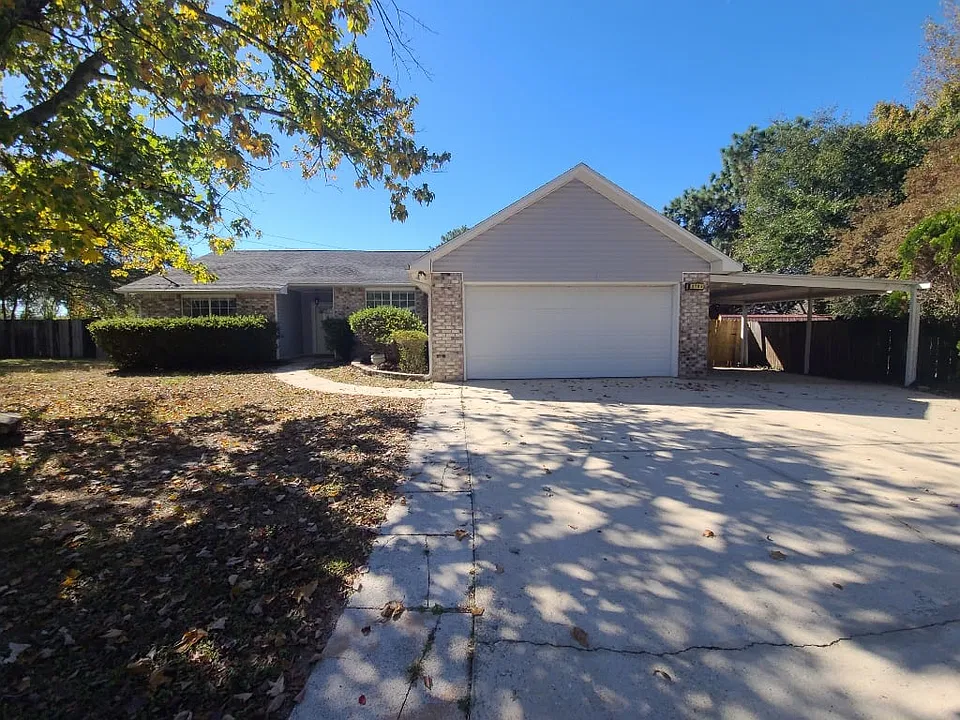 2703 Beacon Ct