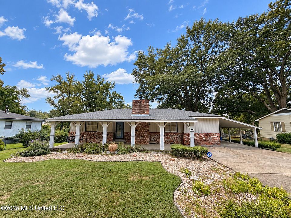 1st image of 2045 Carolyn Ln