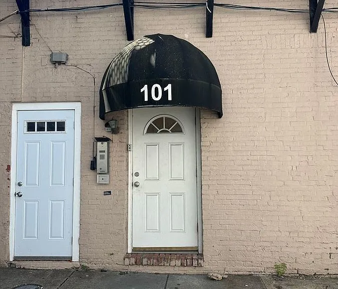 1125 Light St #B — Photo 17