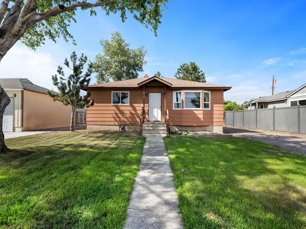 512 Newcomer St, Richland, WA 99354