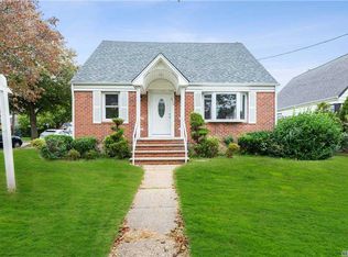 516 New Hyde Park Rd, New Hyde Park, NY 11040
