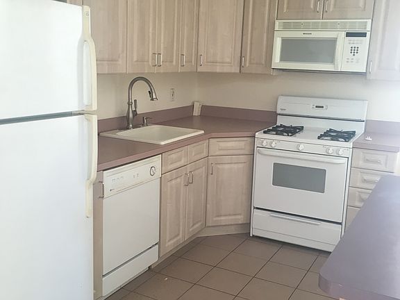 3rd image of 2366 27th St