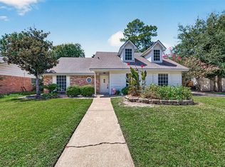 8215 Schaffer Ln, Houston, TX 77070