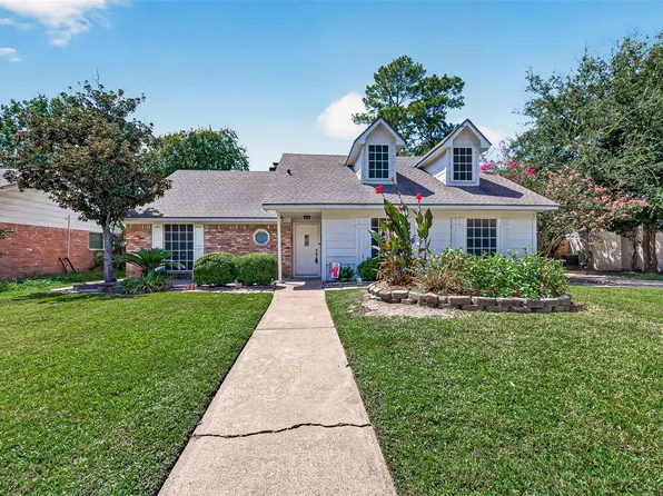 8215 Schaffer Ln, Houston, TX 77070