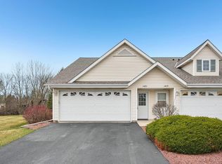 1421 Watercress CIRCLE, West Bend, WI