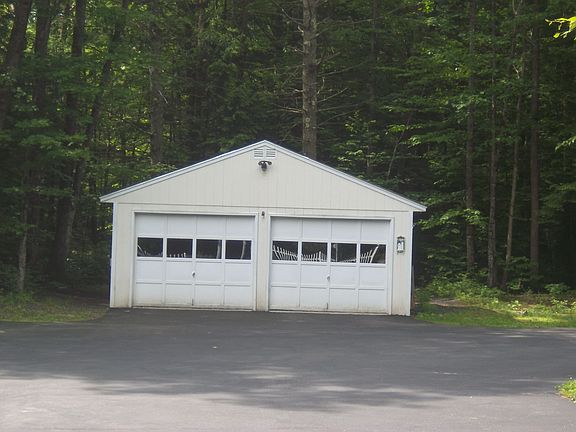 Detached Garage