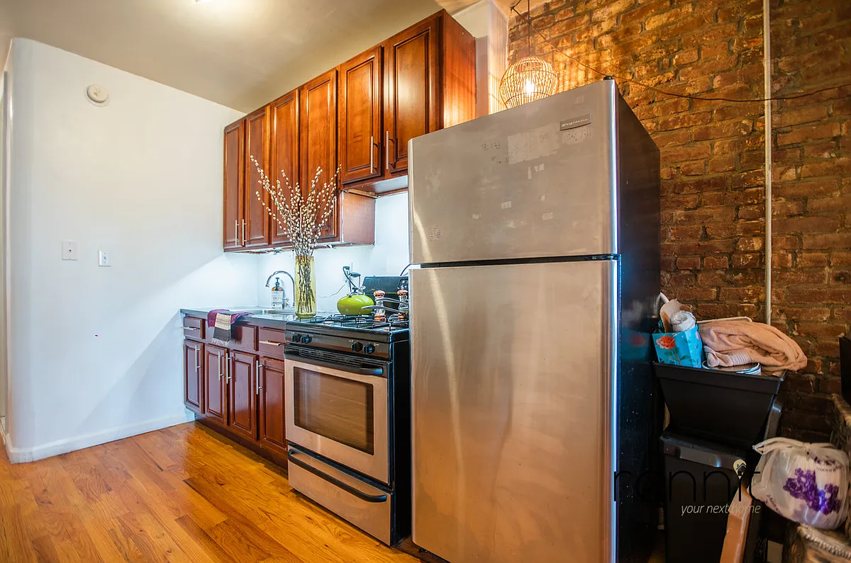 Building Photo - 141 Thames St #2R