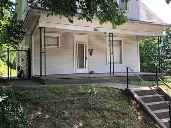 1120 Messanie St, Saint Joseph, MO 64501