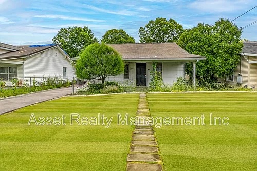 2608 Piedmont St Photo 1