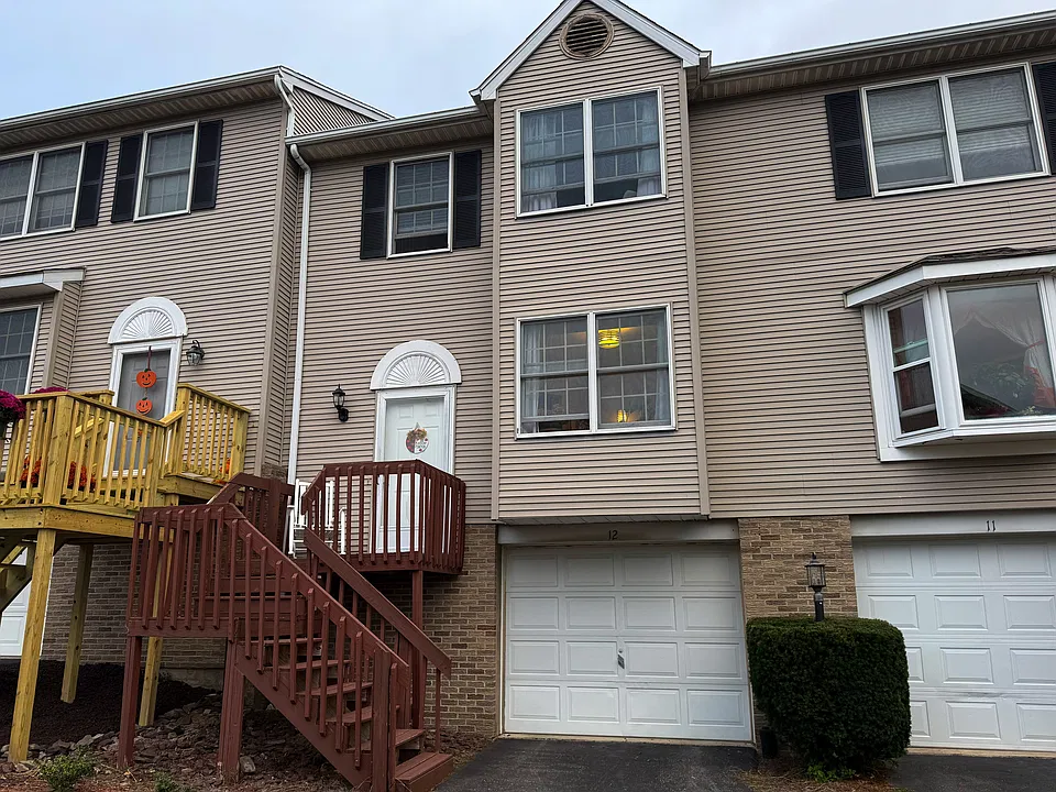 12 Briarwood Way