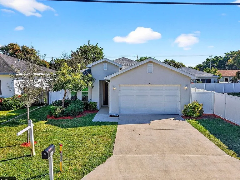 341 Oak Aly — Photo 3