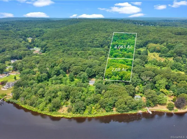 33 Massapeag Side Road, Montville, CT 06382