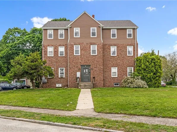 165 Wentworth Ave APT 2E, Cranston, RI 02905