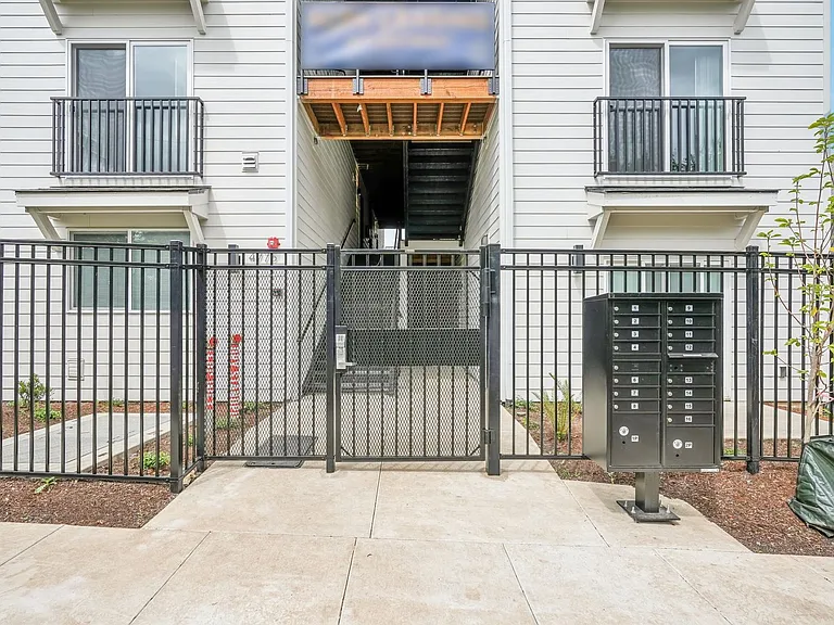 107th Street Apartments — Photo 2